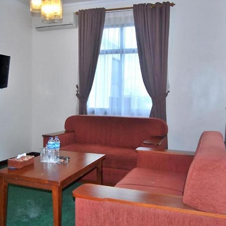 Pia Hotel Pangkalpinang Pangkalan Baru Luaran gambar
